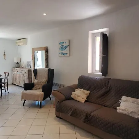 A 50m Des Plages, 1er Etage De Frejus