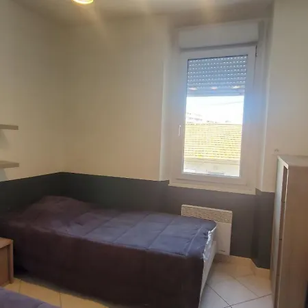 Apartment A 50m Des Plages, 1er Etage De *
