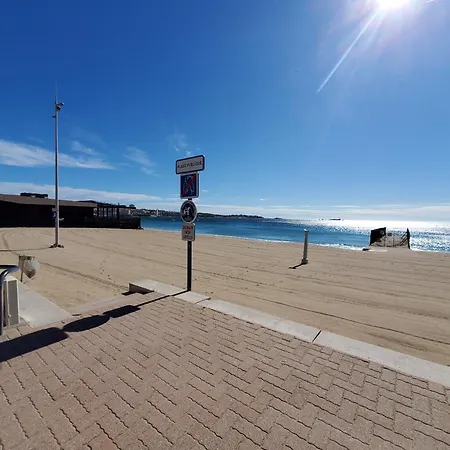 A 50m Des Plages, 1er Etage De Frejus