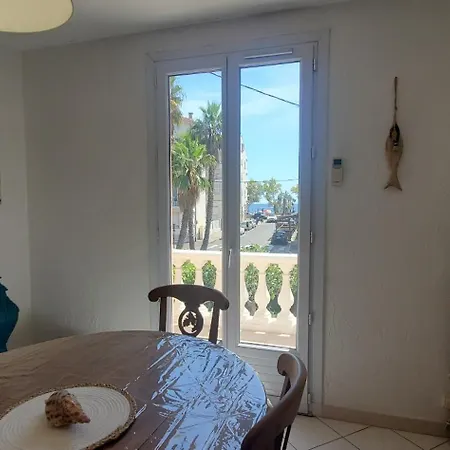 A 50m Des Plages, 1er Etage De Apartment